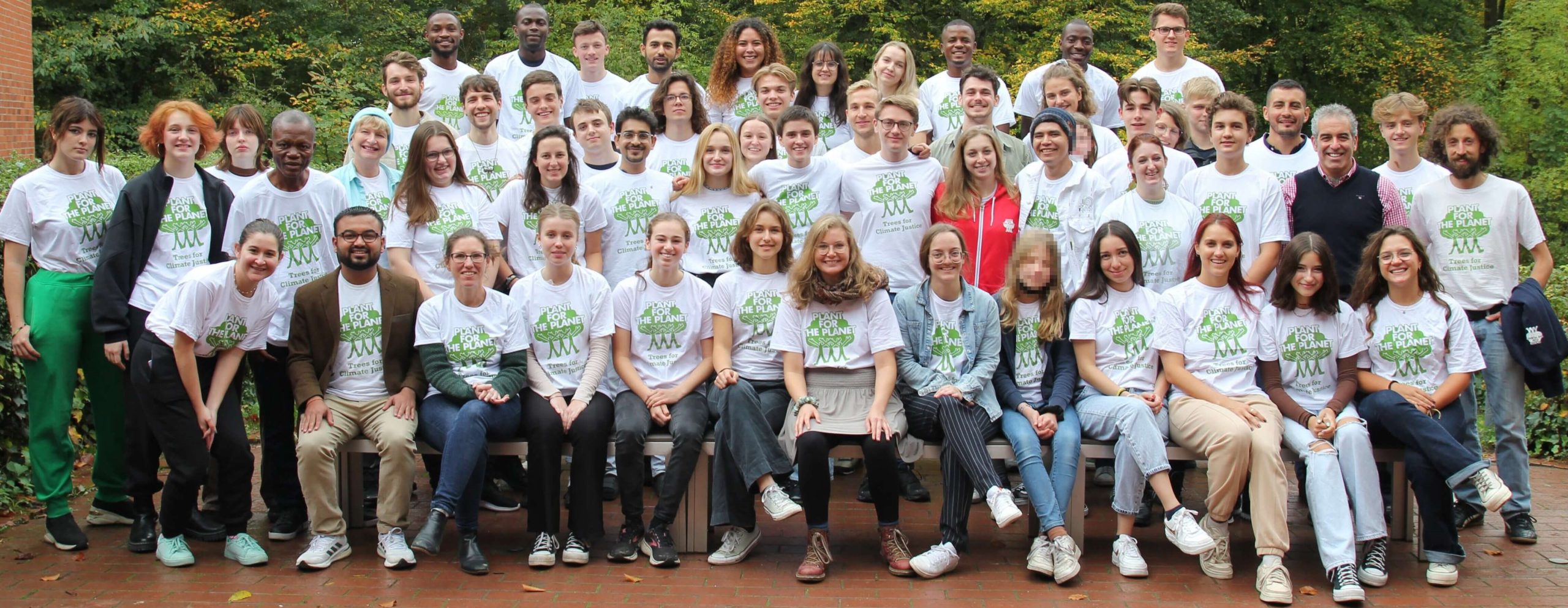 Group photo of the Youth Summit 2022 in Bonn
